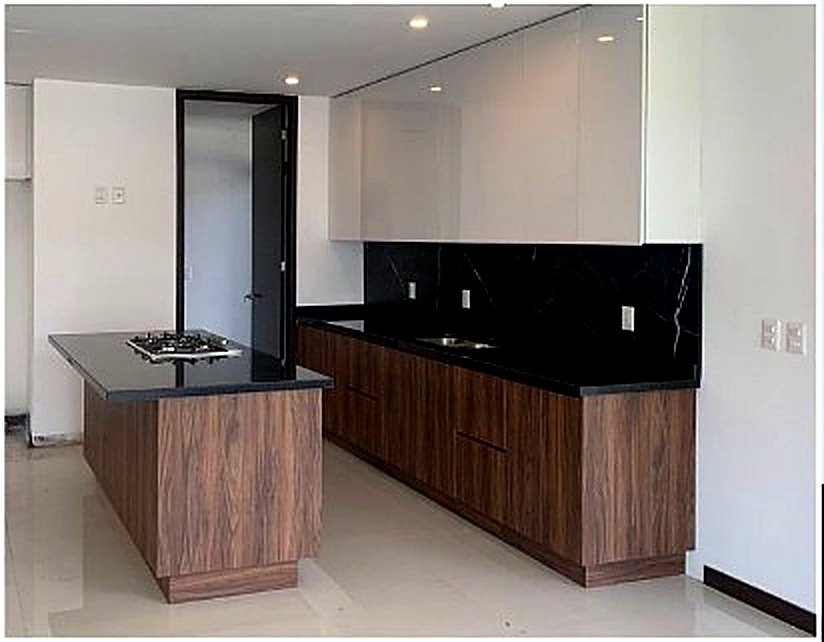 Cocina integral de madera instalada en Zapopan